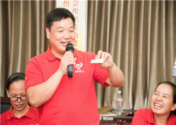 陈斌：公益是一种信仰  ，何乐不为  ？